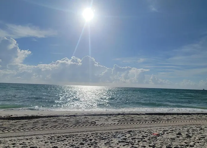 2 Bedroom 2 Bath Beachfront Condo On Miami Beach Millionaire Row
